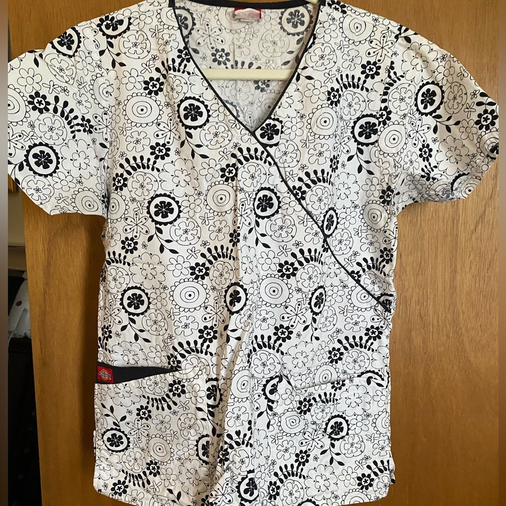 Dickies scrub top